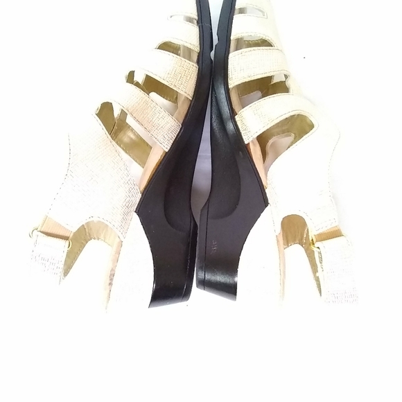 Soft Style Womens Sandals Soft Delight 2" Wedge Heel Beige & Gold Metalliac Sz 8 - Picture 5 of 9